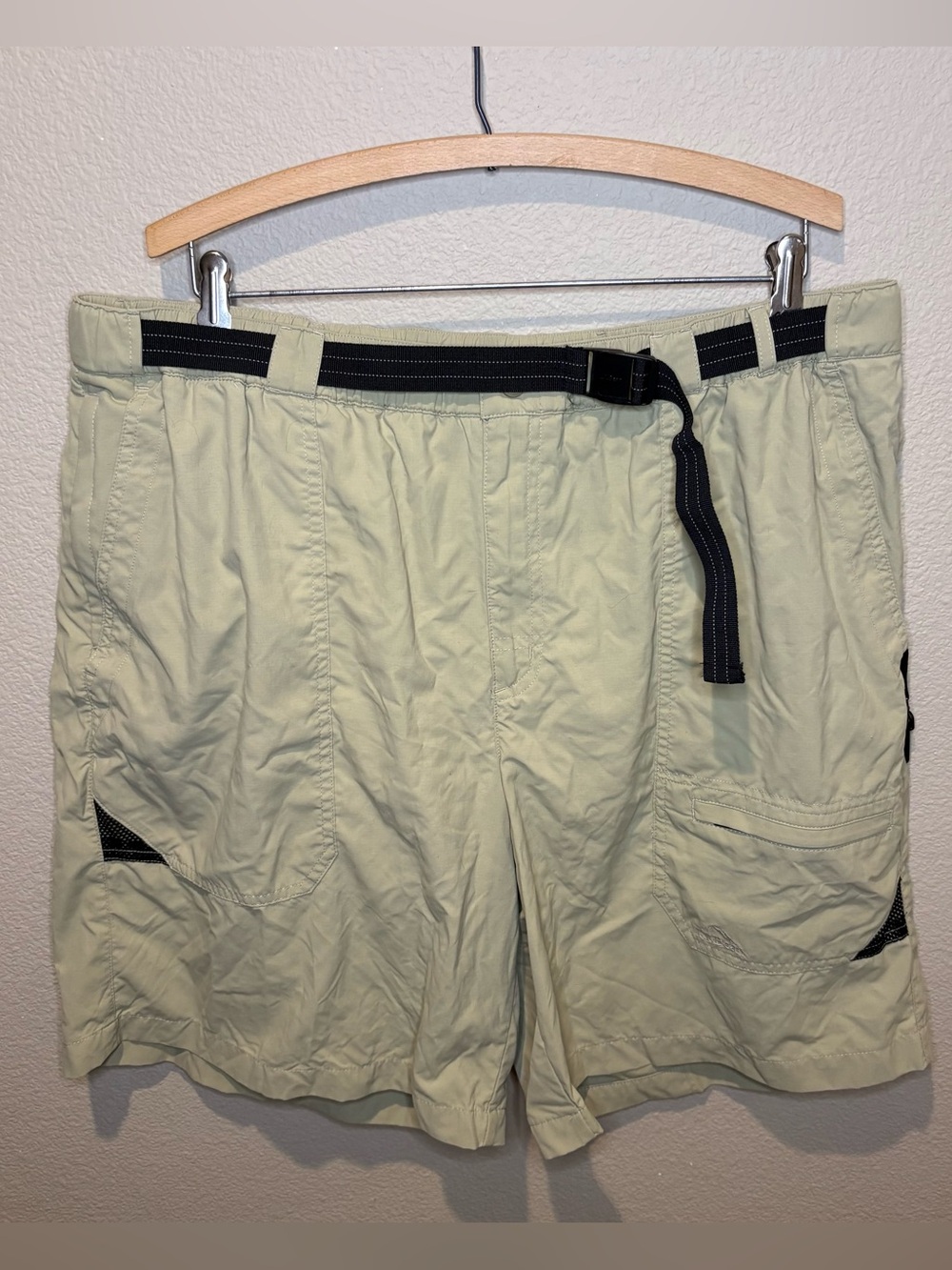 L.L.Bean Men's XL Beige Nylon Polyester Camping Hiking Shorts